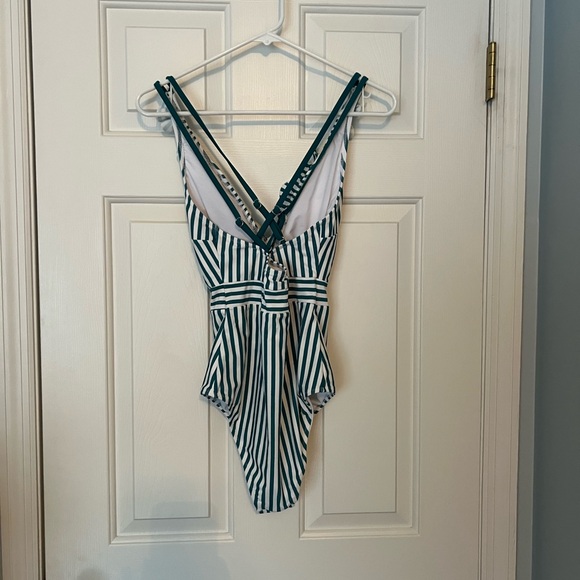 Striped Ruffle One-Piece Swimsuit - Cupshe - Picture 3 of 4